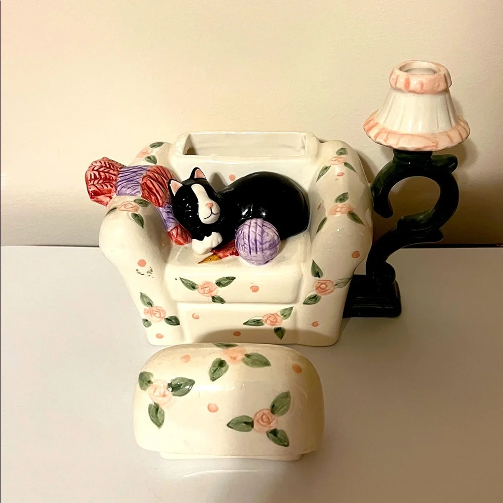 Vintage World Bazaar Teapot Tuxedo Floral Cat Sleeping on Armchair. Like New